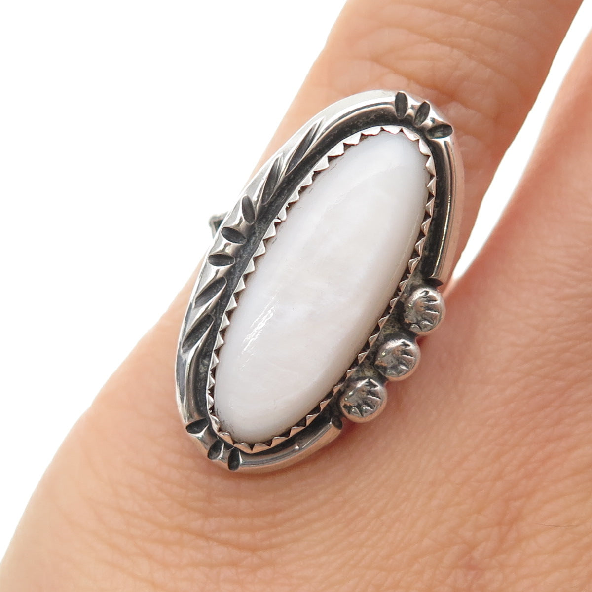 Old Pawn 925 Sterling Silver Vintage Southwestern MOP Tribal Ring Size 5