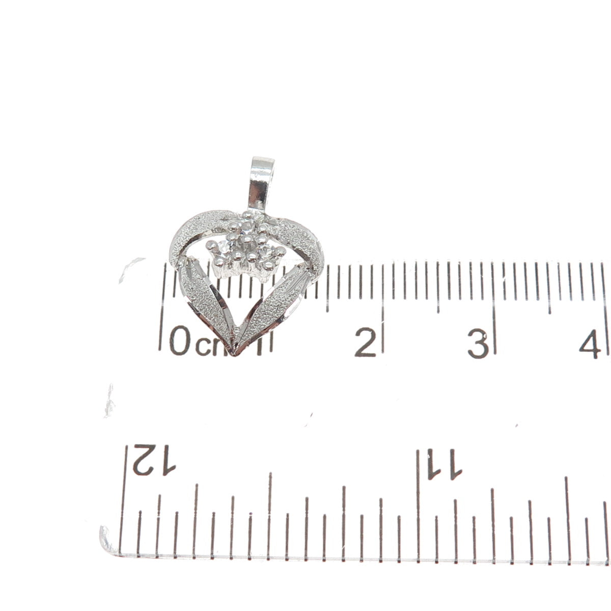 925 Sterling Silver Vintage Round-Cut C Z Heart Minimalist Charm Pendant