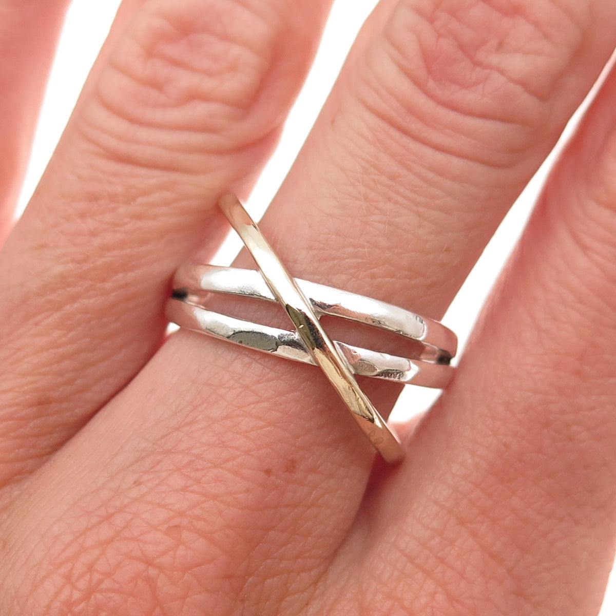 Silpada 925 Sterling Silver 2-Tone Vintage Hammered Crisscross Ring Size 8