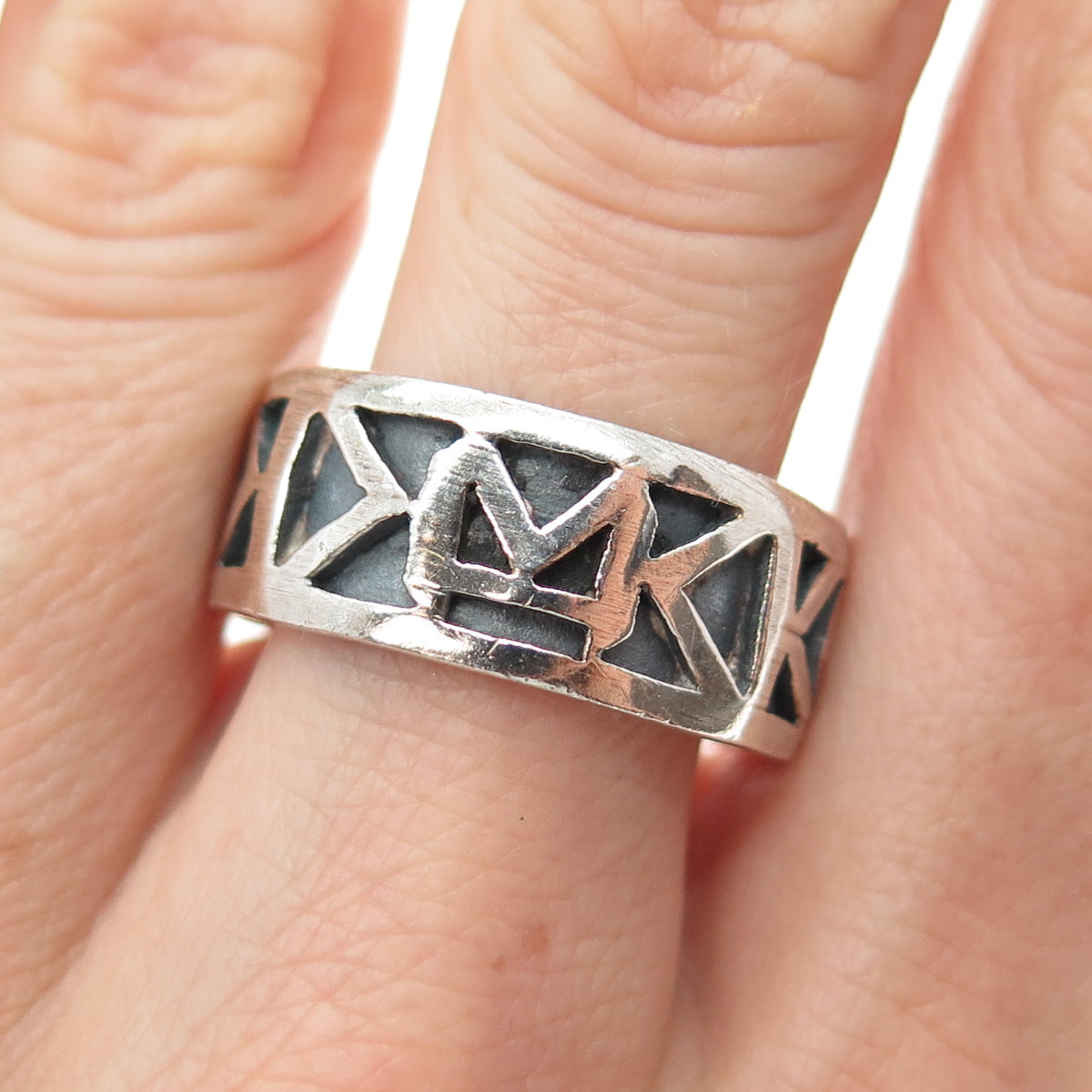 925 Sterling Silver Vintage Runic Oxidized Band Ring Size 10.75