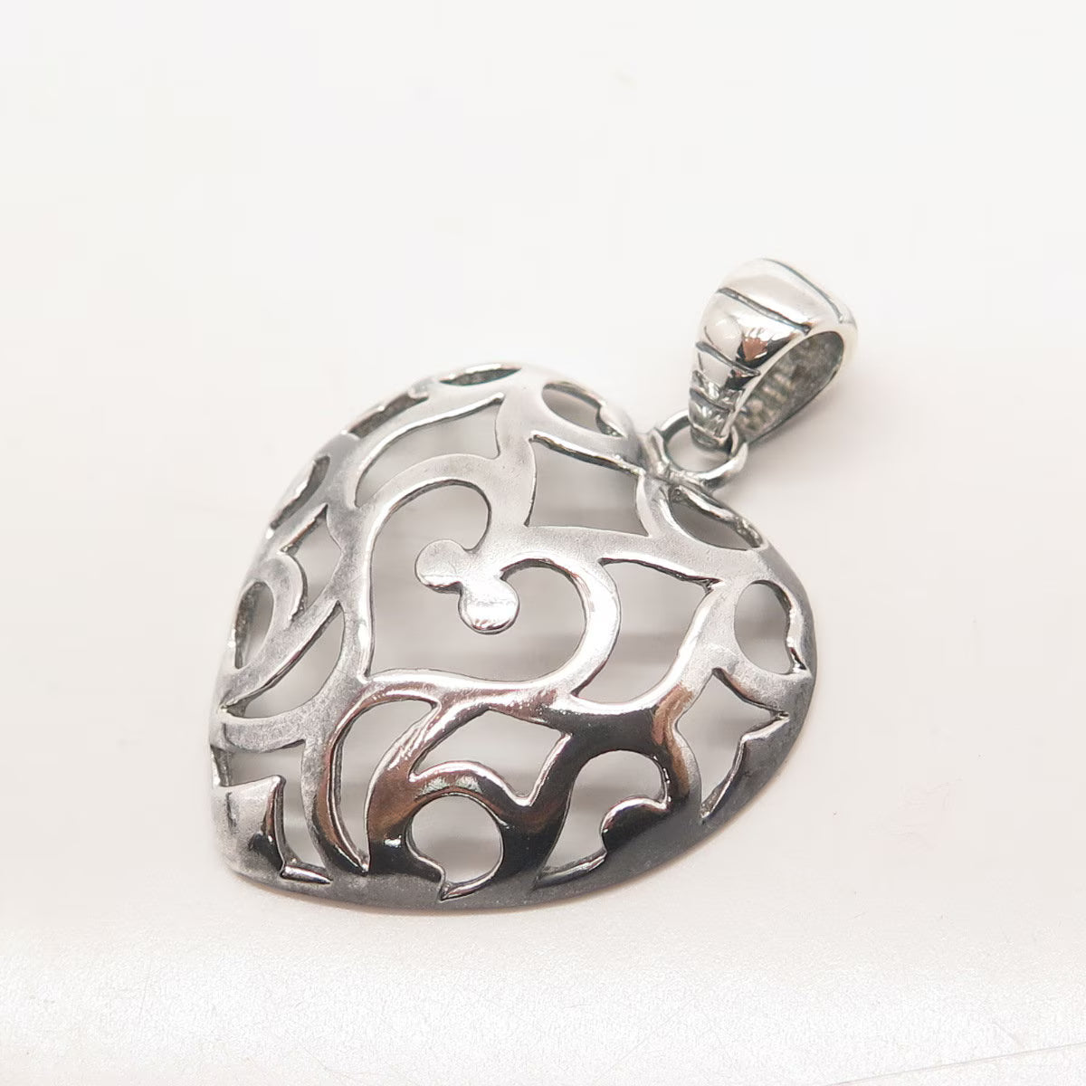 925 Sterling Silver Vintage Italy Ornate Heart Pendant