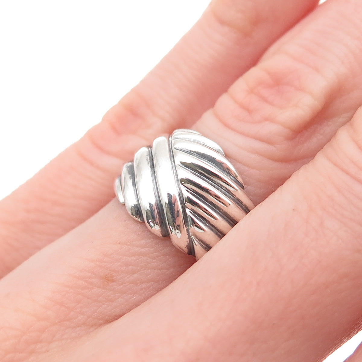 925 Sterling Silver Vintage Modernist Ribbed Oxidized Ring Size 6