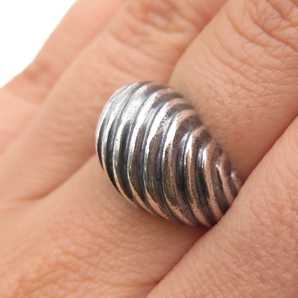 925 Sterling Silver Vintage Modernist Ribbed Dome Oxidized Ring Size 6.75