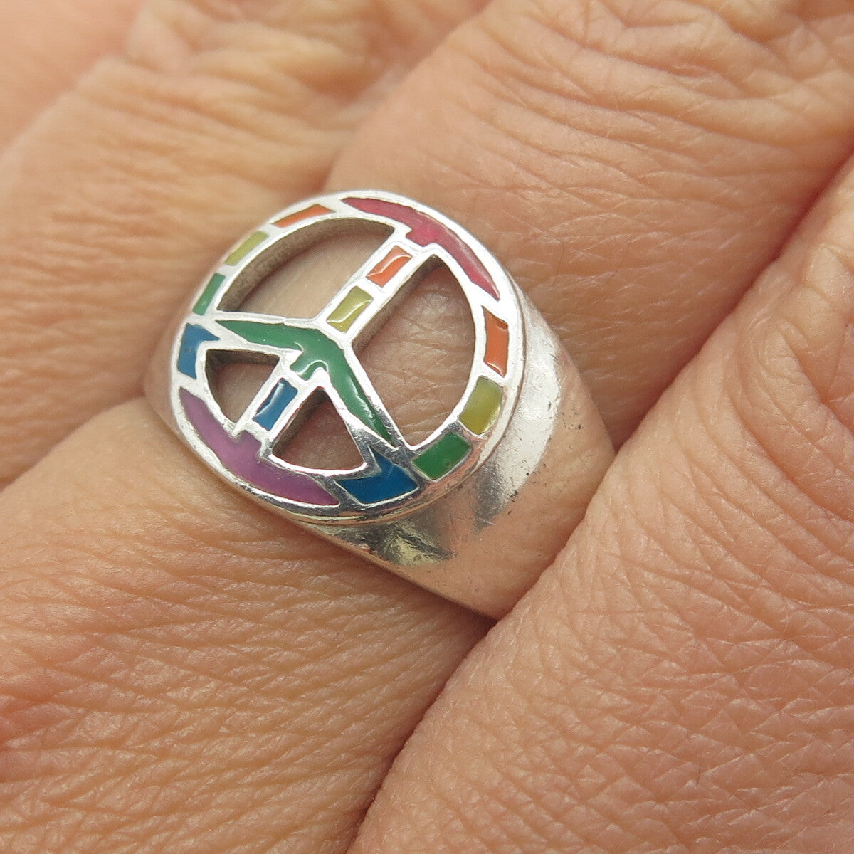 925 Sterling Silver Vintage Enamel Pride Flag Peace Symbol Ring Size 8.25