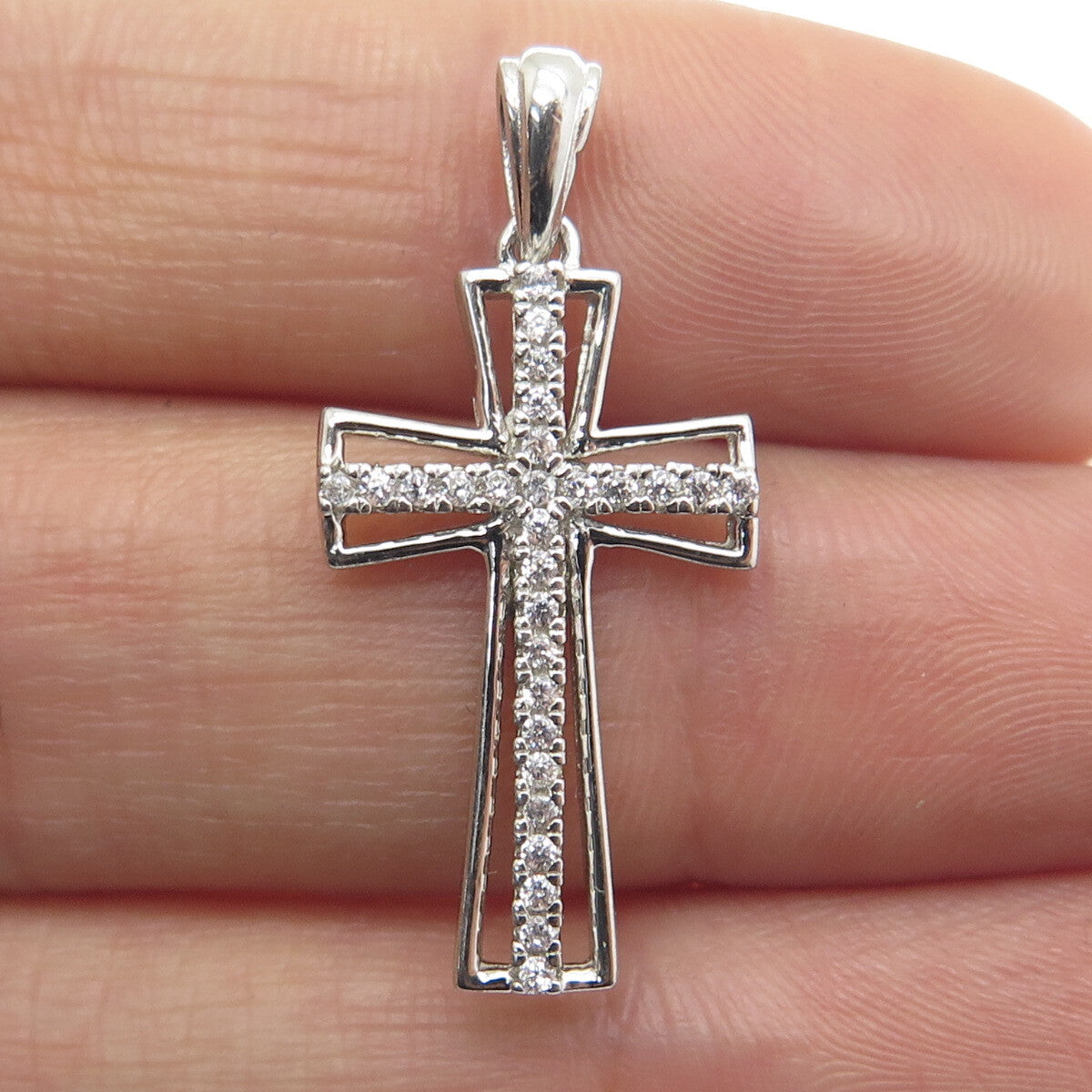 925 Sterling Silver Round-Cut Shaped C Z Cross Pendant
