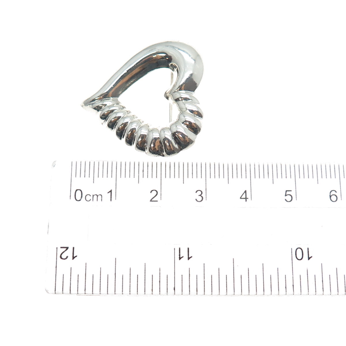 925 Sterling Silver Vintage Ribbed Heart Pin Brooch