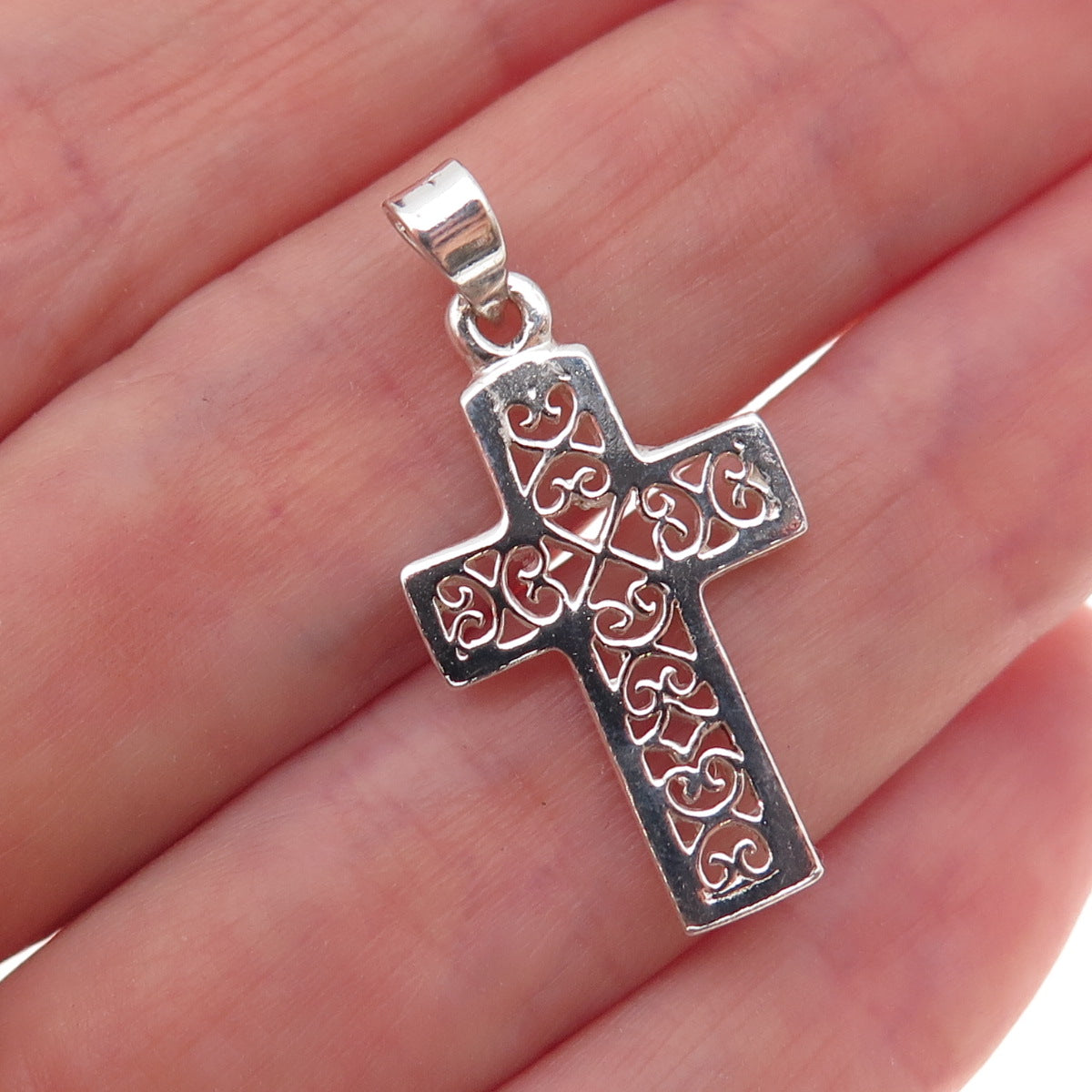 925 Sterling Silver Vintage Heart Ornate Cross Charm Pendant