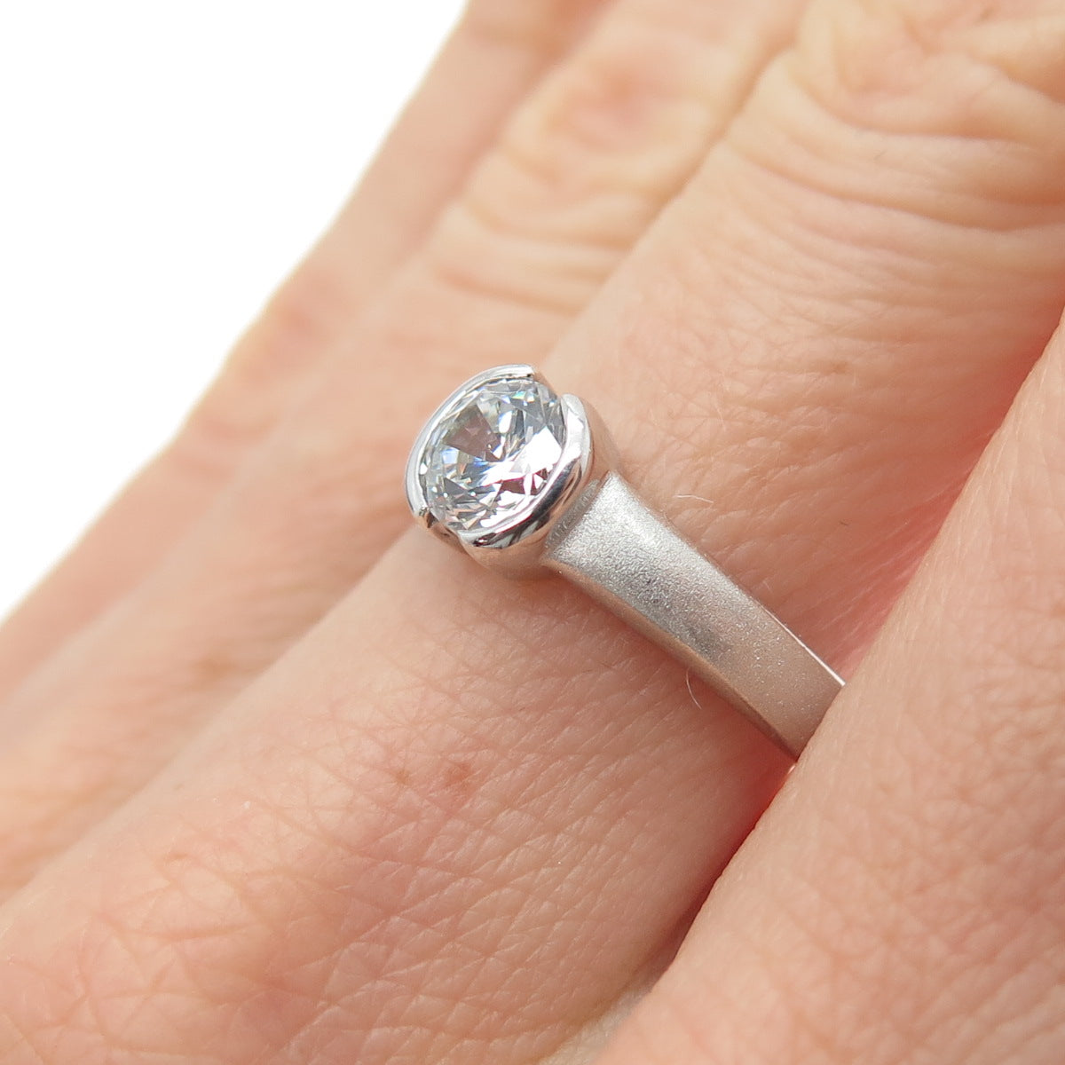 925 Sterling Silver Round-Cut C Z Promise Ring Size 6.75