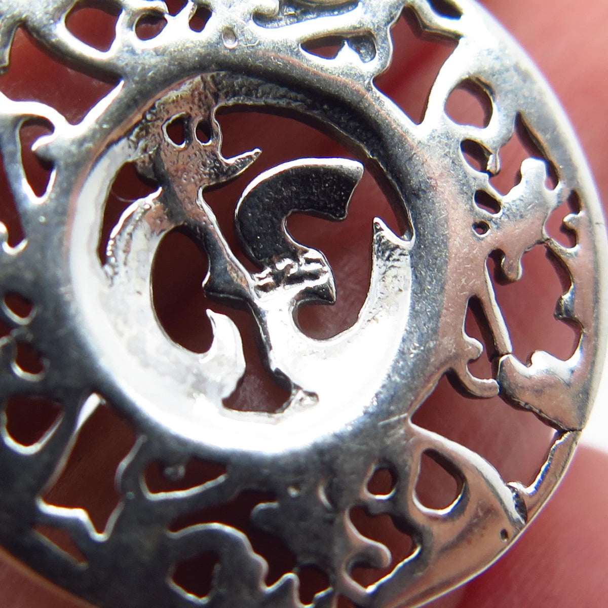 925 Sterling Silver Vintage Om Mantra Round Pendant