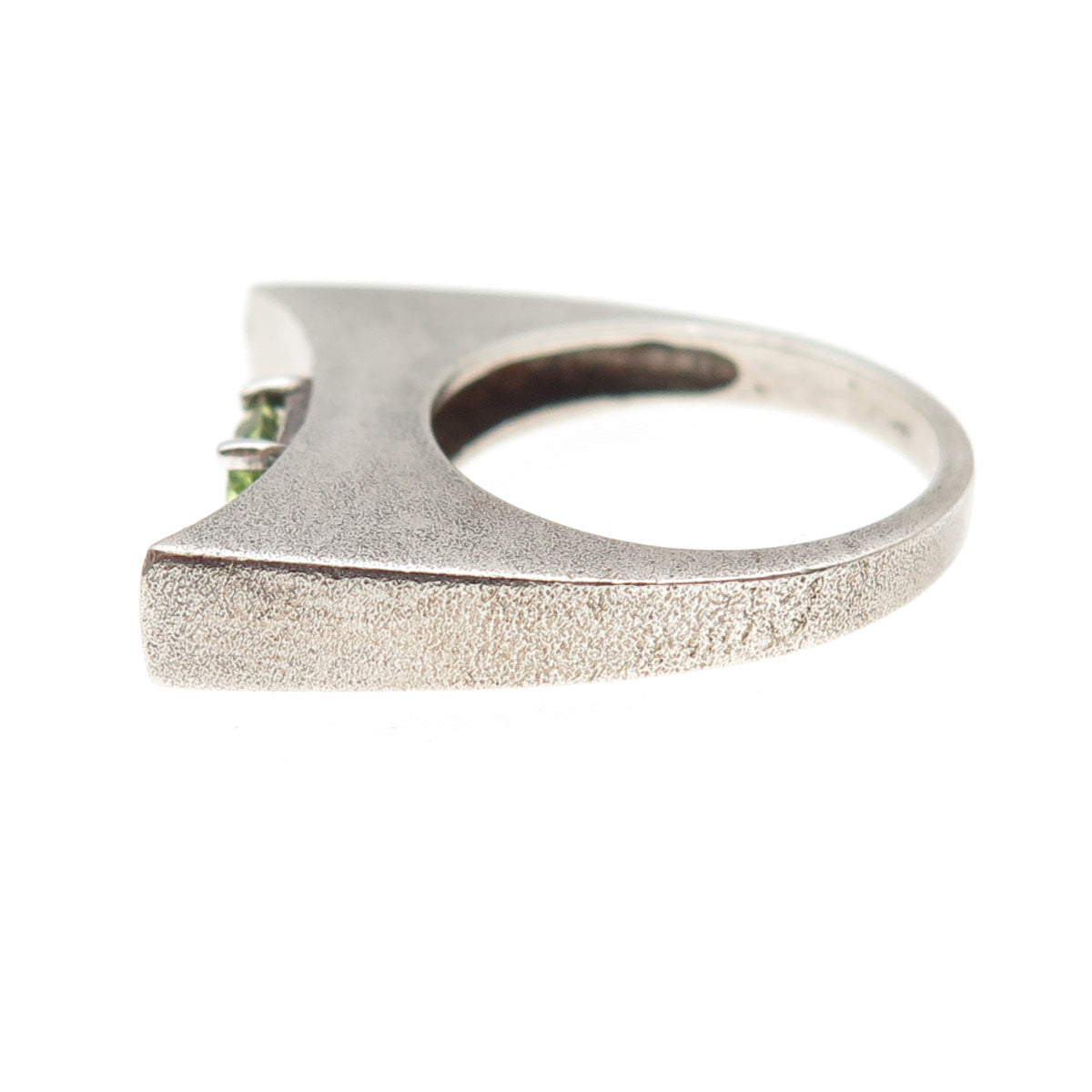 925 Sterling Silver Vintage Real Peridot Modernist Oxidized Ring Size 6