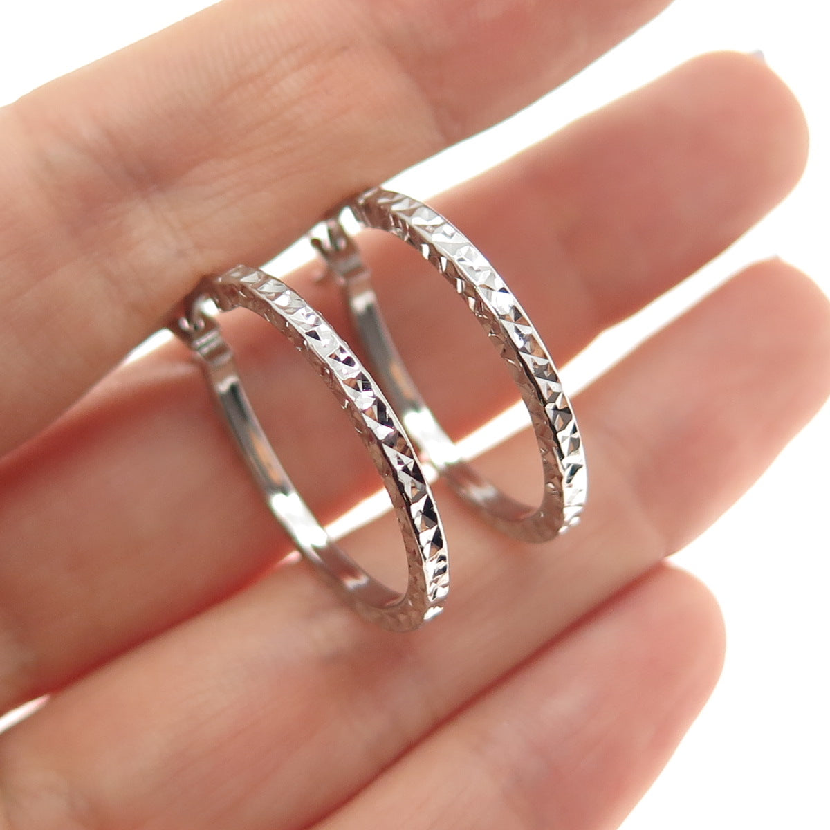 925 Sterling Silver Diamond-Cut Hoop Earrings
