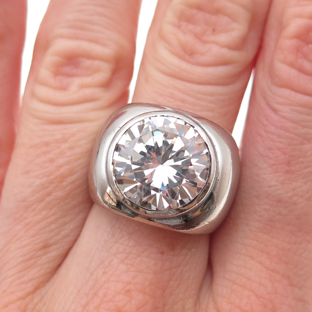 925 Sterling Silver Vintage Italy C Z Modernist Oxidized Ring Size 7.25