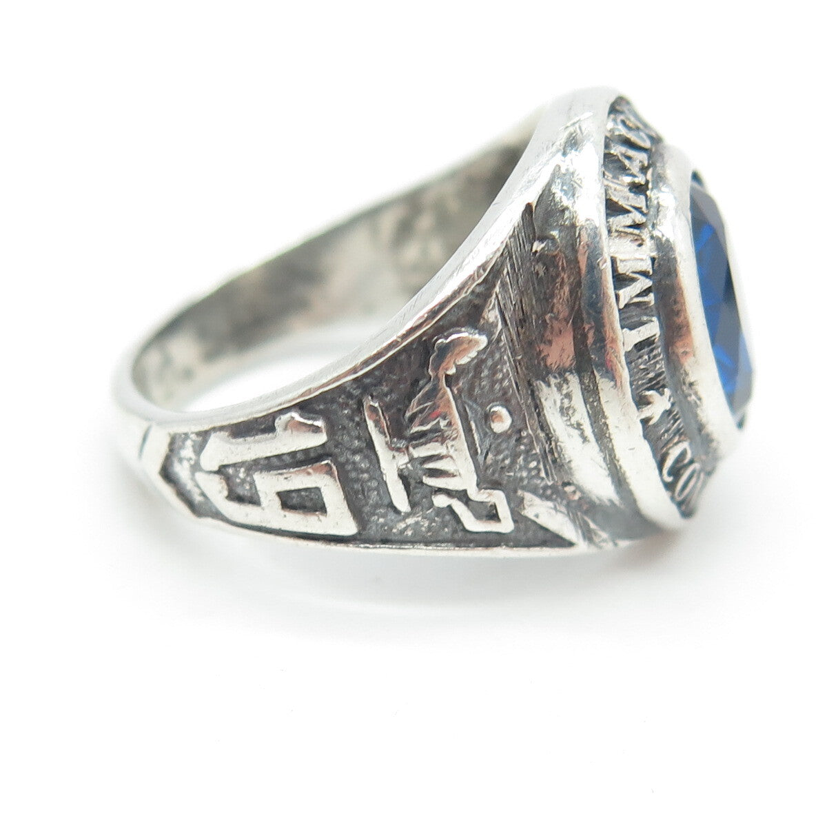 925 Sterling Silver Vintage Blue Glass 1973 Immaculate Conception Ring Size 7.25