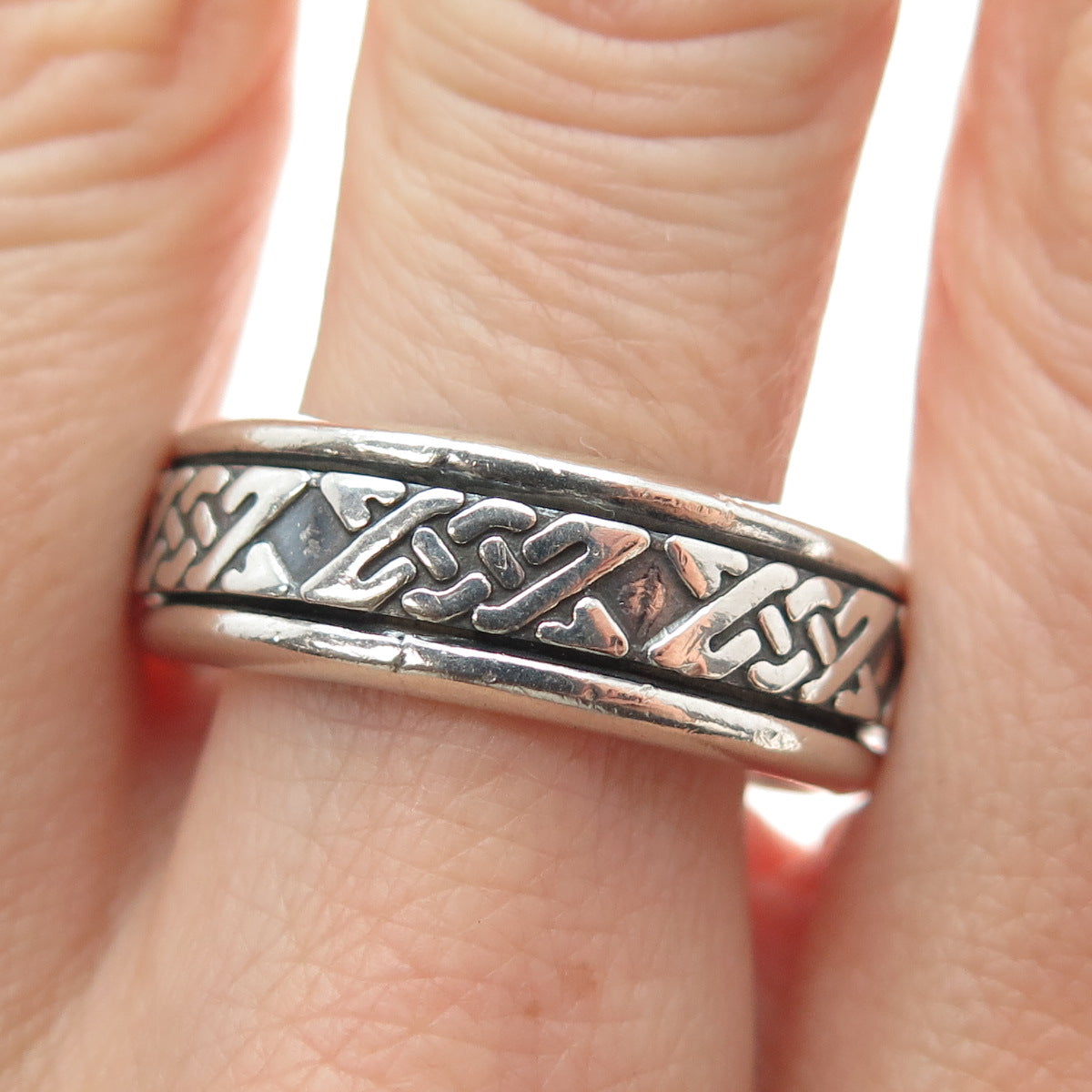 925 Sterling Silver Vintage Celtic Knot Rotating Oxidized Band Ring Size 11.75