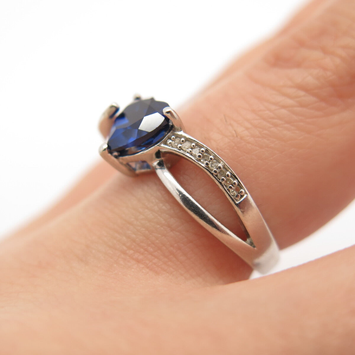 925 Sterling Silver Real White Diamond & Lab-Created Sapphire Heart Ring Size 6