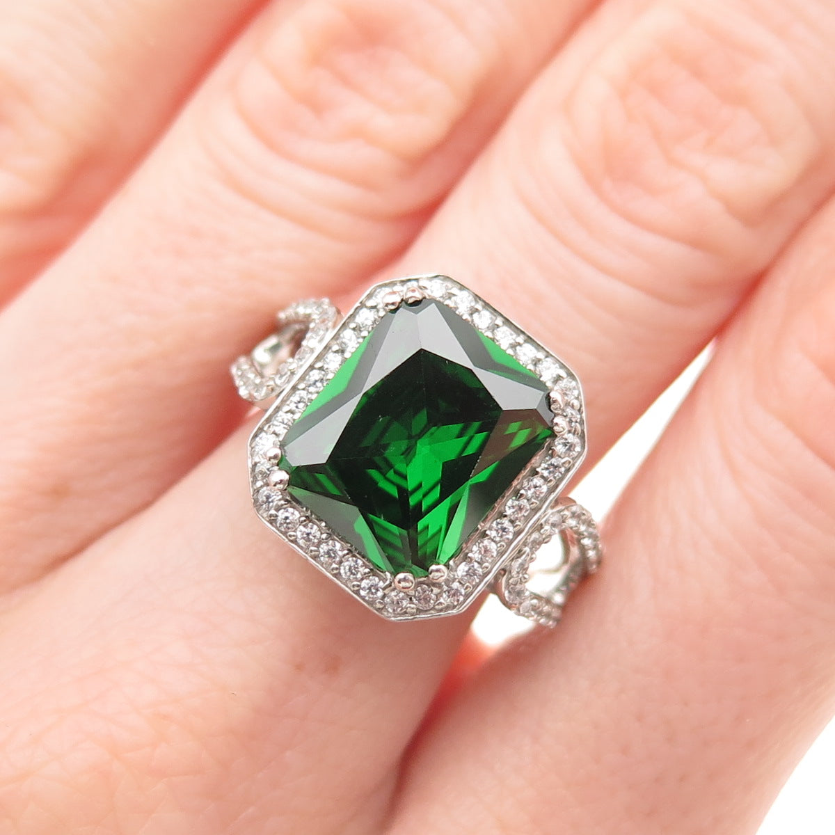 925 Sterling Silver Green & White C Z Bohemian Ring Size 8.5