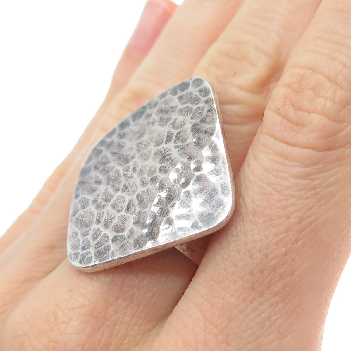 925 Sterling Silver Vintage Modernist Hammered Finish Oxidized Ring Size 6.5
