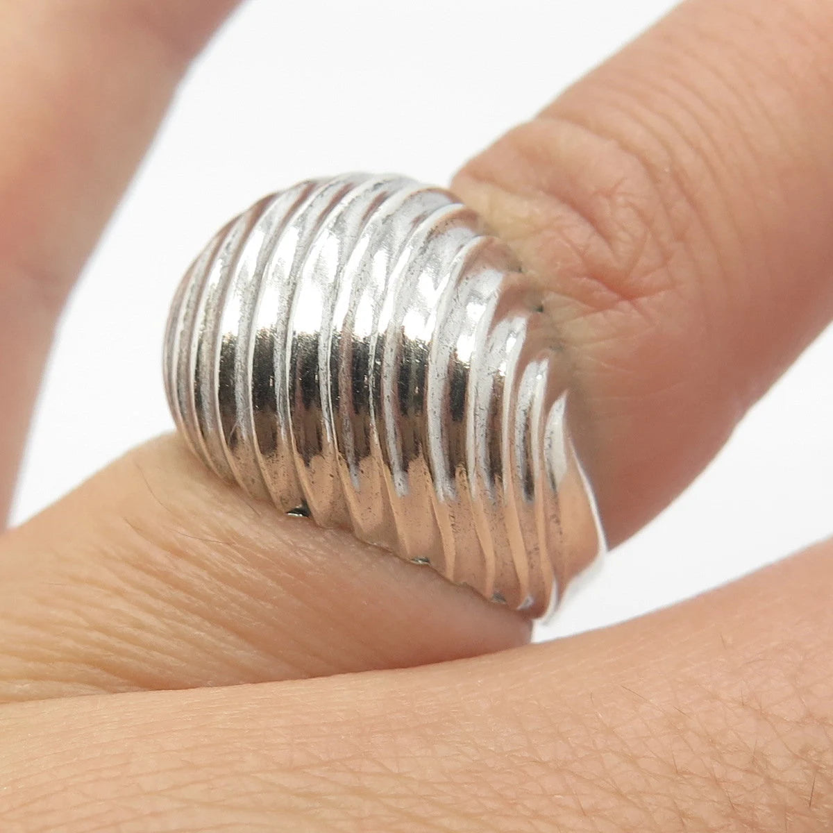 925 Sterling Silver Vintage Uncas Ribbed Domed Ring Size 6