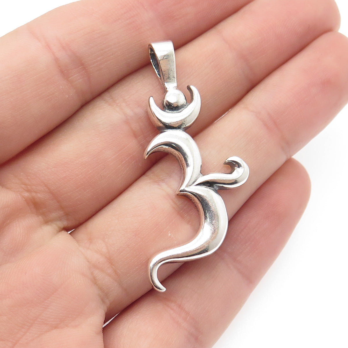 925 Sterling Silver Vintage CM Birmingham Om Mantra Charm Pendant