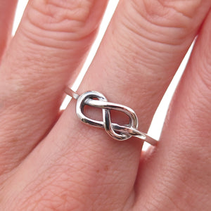 925 Sterling Silver Vintage Infinity Knot Oxidized Ring Size 7.75