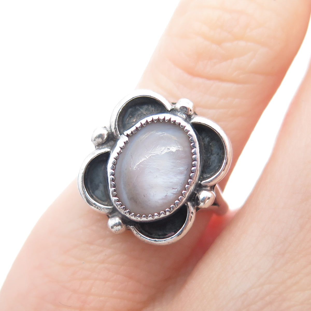 Terry Martinez Old Pawn Sterling Silver Vintage Southwestern MOP Ring Size 4.5