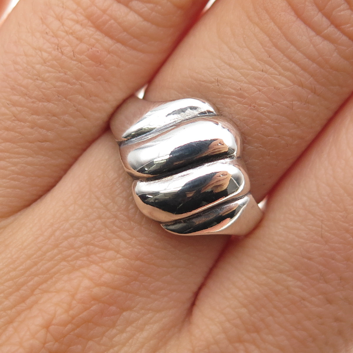 925 Sterling Silver Vintage Modernist Ribbed Oxidized Ring Size 6