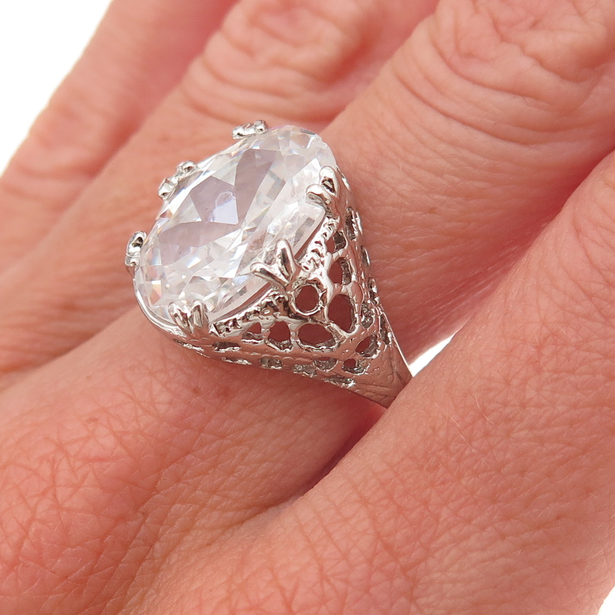 Seta 925 Sterling Silver Vintage Oval-Cut C Z Engagement Ring Size 8.25