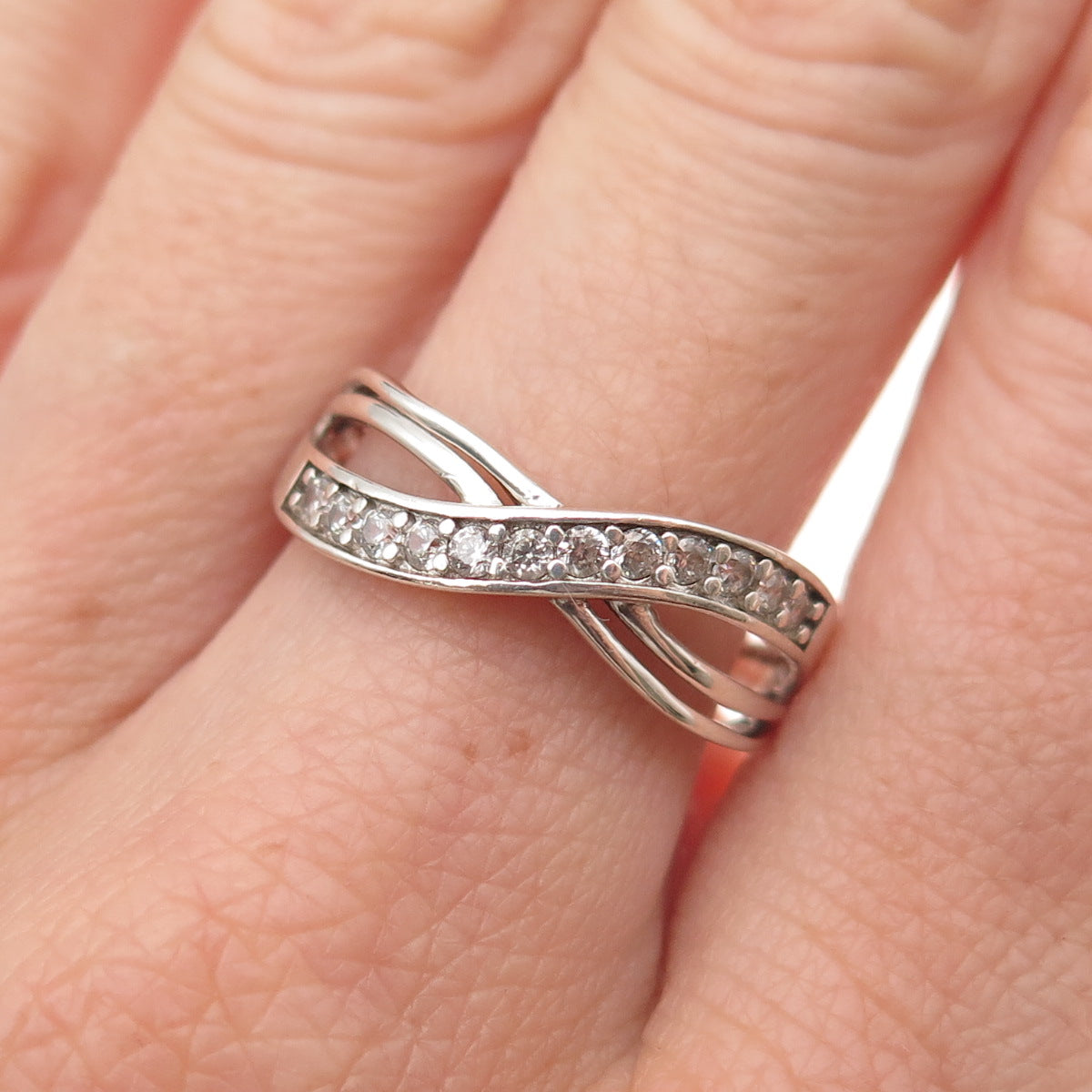 925 Sterling Silver Round-Cut C Z Crisscross Ring Size 8.5