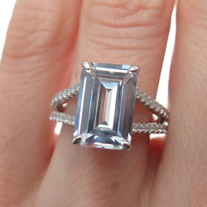 DSMK 925 Sterling Silver Emerald & Round-Cut Shaped C Z Ring Size 5.25