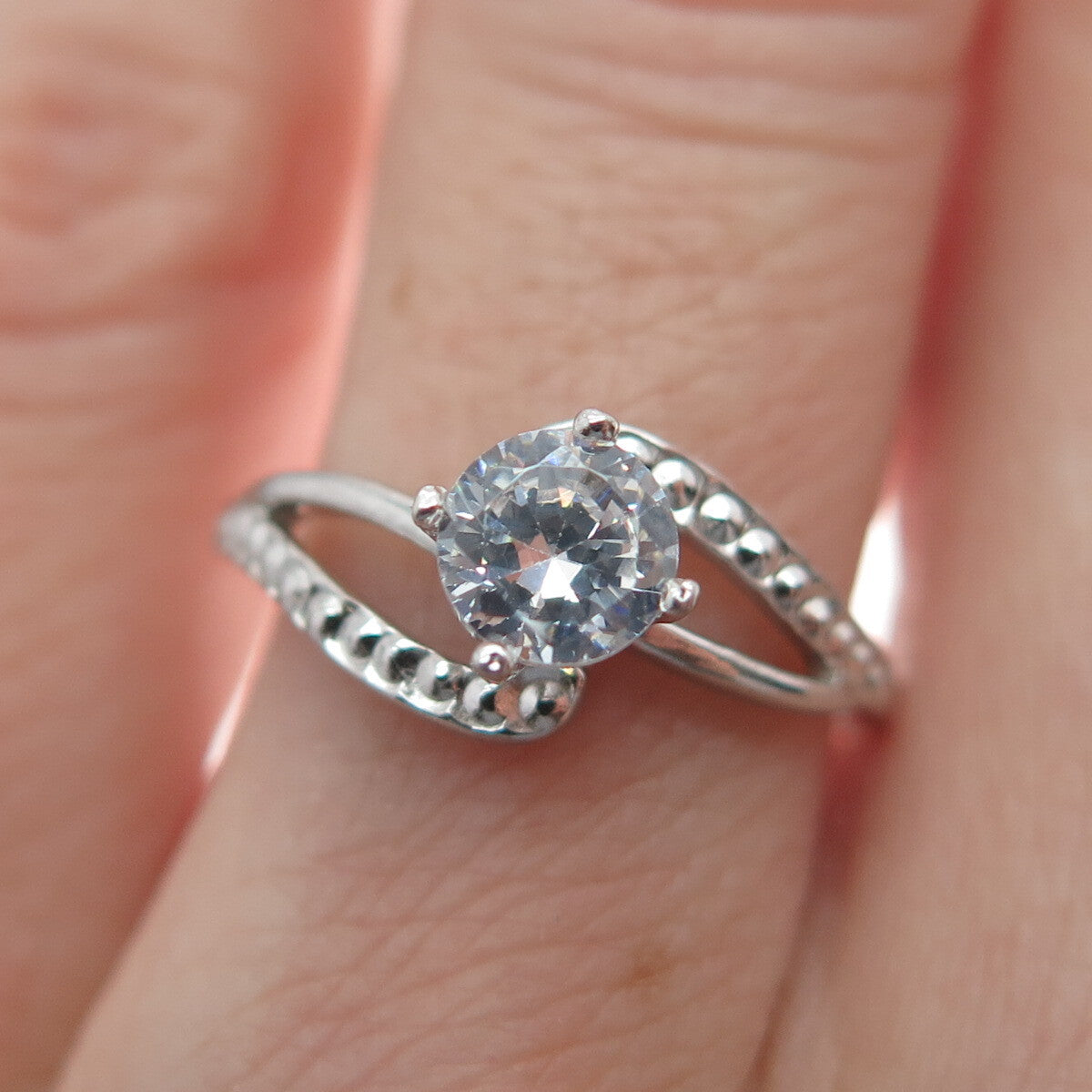 925 Sterling Silver Round-Cut Shaped C Z Engagement Ring Size 6