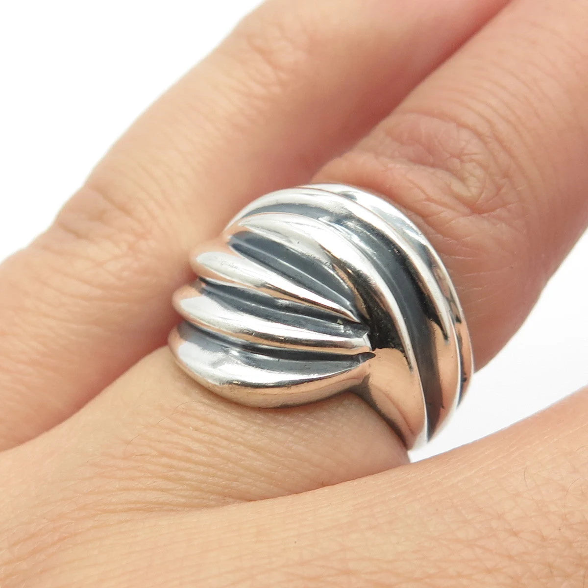 925 Sterling Silver Vintage Ribbed Ring Size 5.75