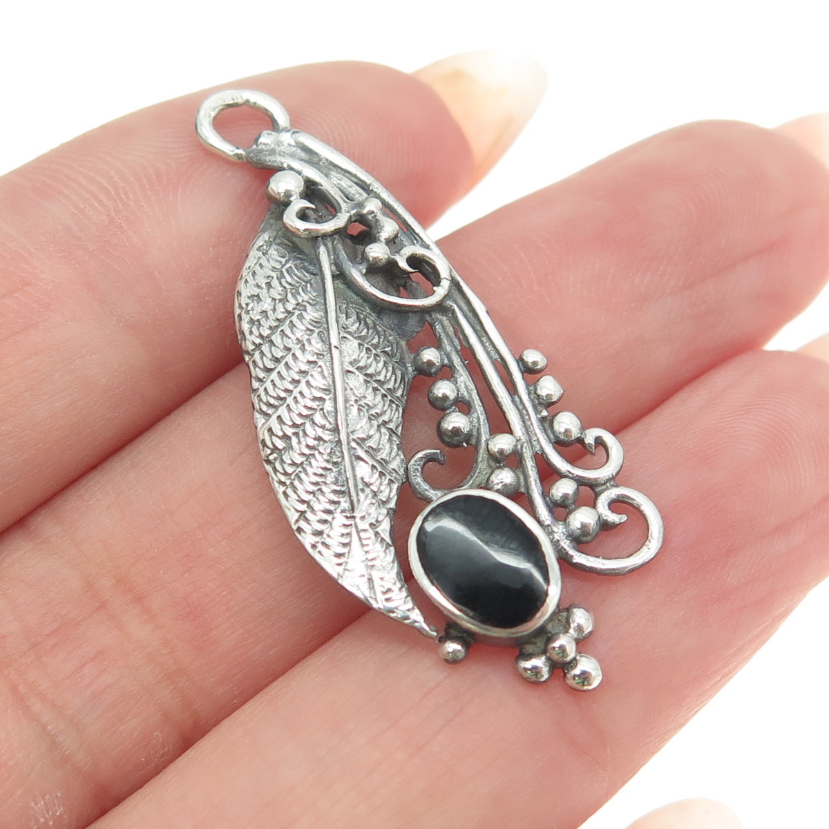 925 Sterling Silver Vintage Real Black Onyx Gemstone Grape Leaf Pendant