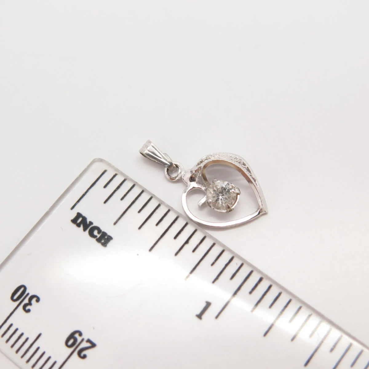 925 Sterling Silver Vintage Round-Cut C Z Heart Pendant
