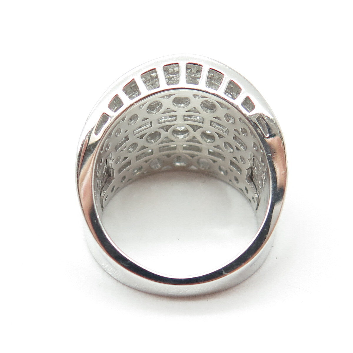 925 Sterling Silver Graduated Round-Cut C Z Wavy Ring Size 8