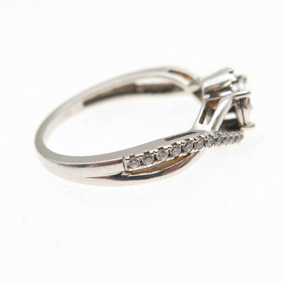 925 Sterling Silver Round-Cut C Z Engagement Ring Size 6.75