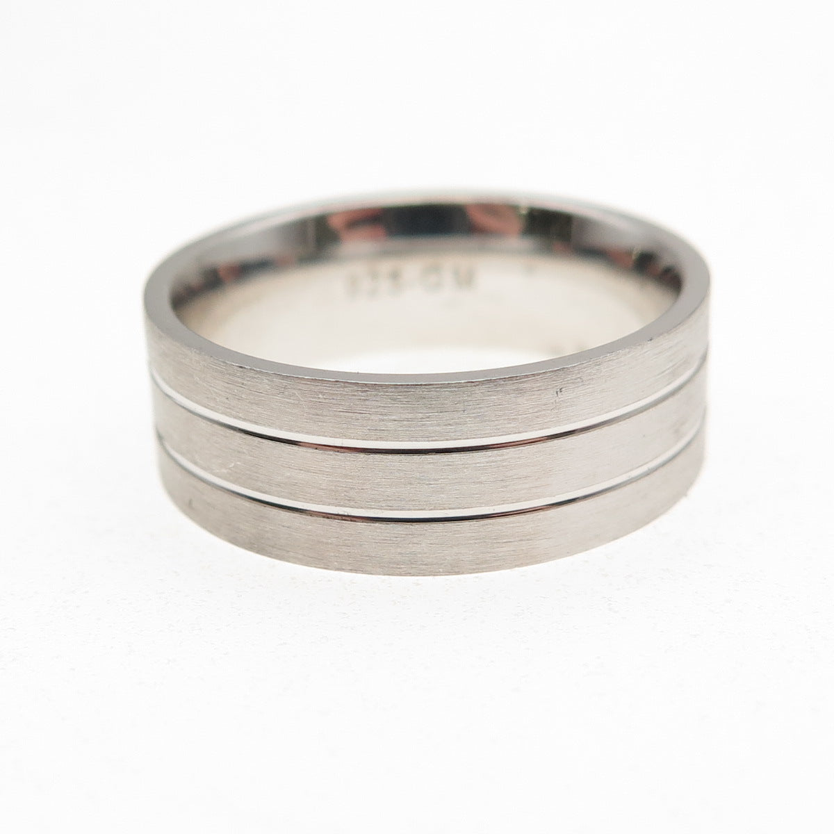 925 Sterling Silver Lined Band Ring Size 8.25