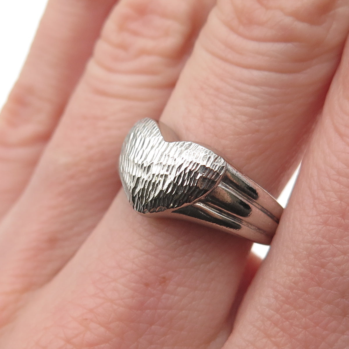 925 Sterling Silver Vintage Modernist Heart Oxidized Ring Size 7