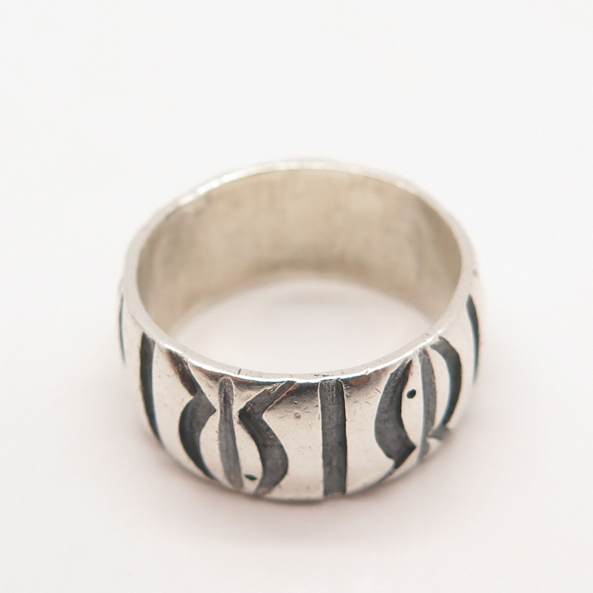 980 Silver Vintage Tribal Band Ring Size 9