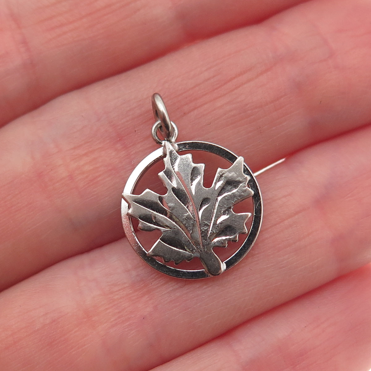 925 Sterling Silver Vintage Maple Leaf Mini Charm Pendant