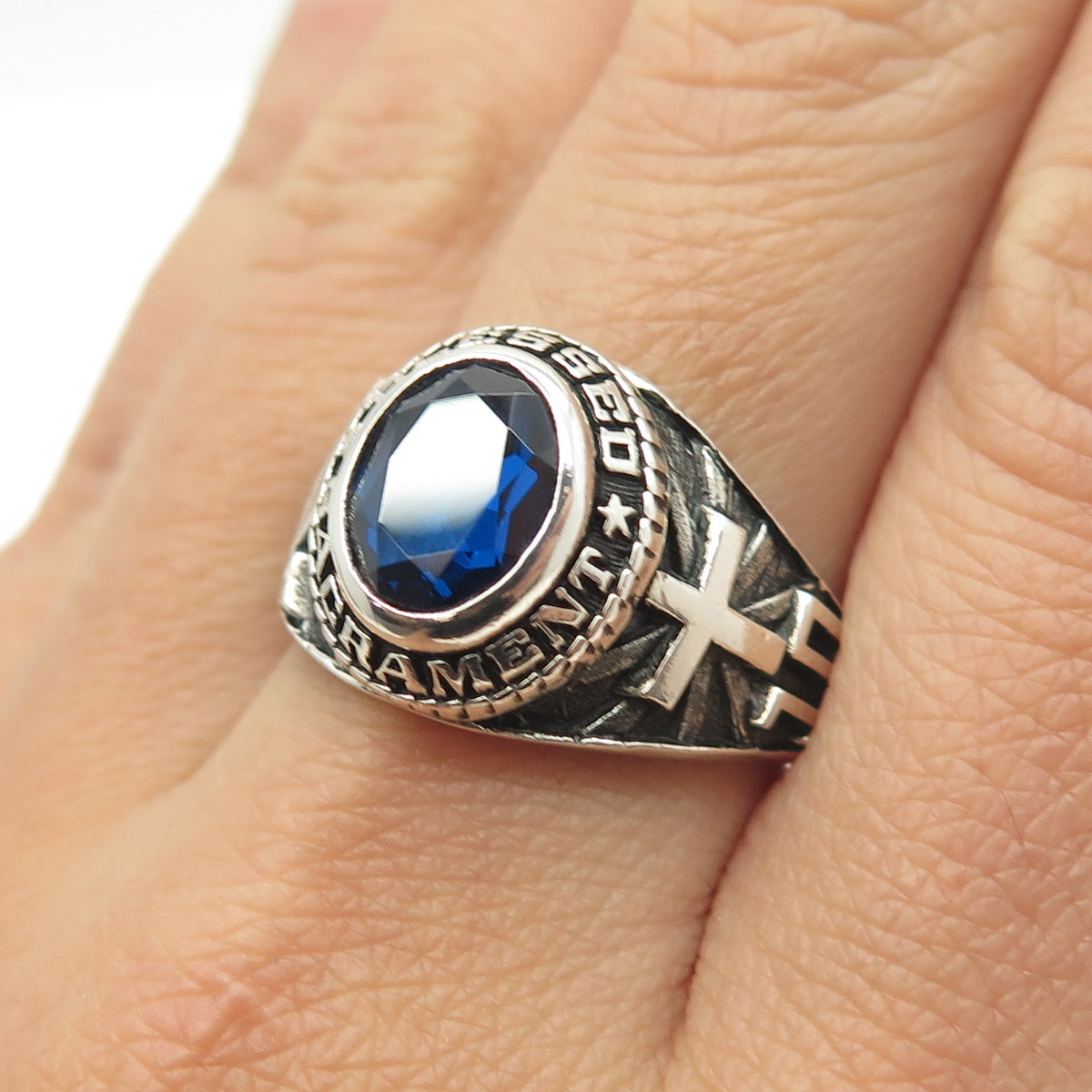 925 Sterling Silver Lab-Created Sapphire 2010 Blessed Sacrament Ring Size 9.25