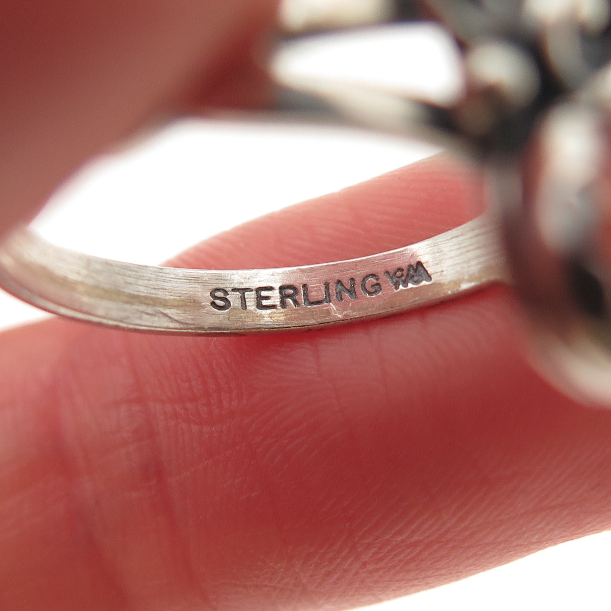 WHEELER MFG Old Pawn 925 Sterling Silver Vintage MOP Feather Tribal Ring Size 7