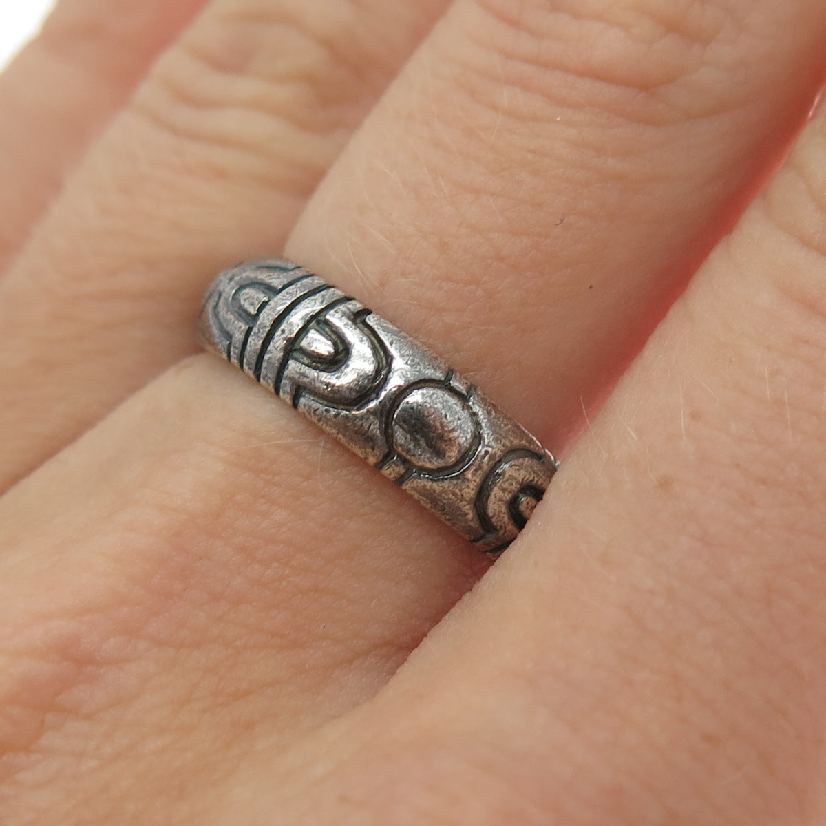 925 Sterling Silver Vintage Runic Symbol Oxidized Band Ring Size 6