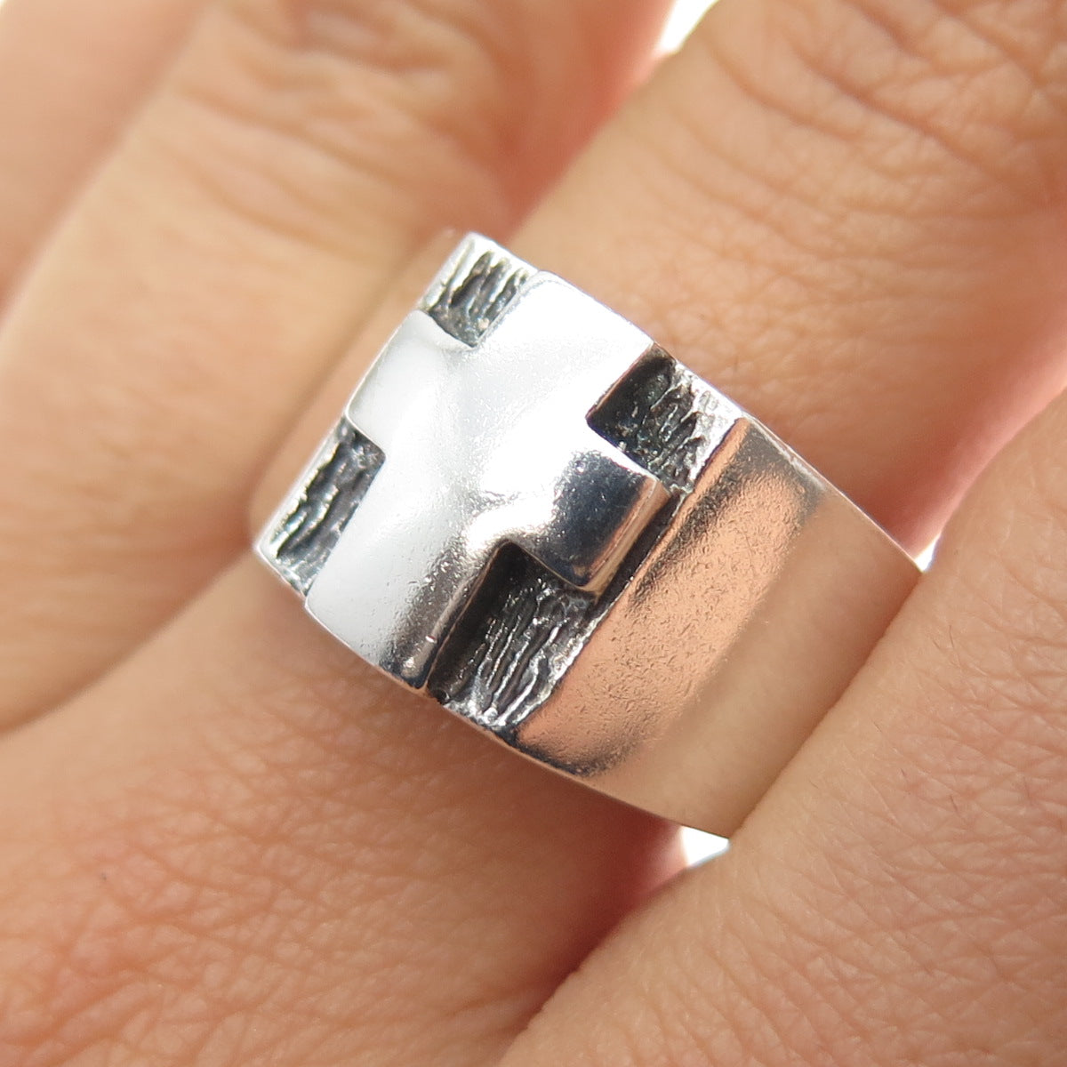 925 Sterling Silver Vintage Cross Oxidized Ring Size 10.75