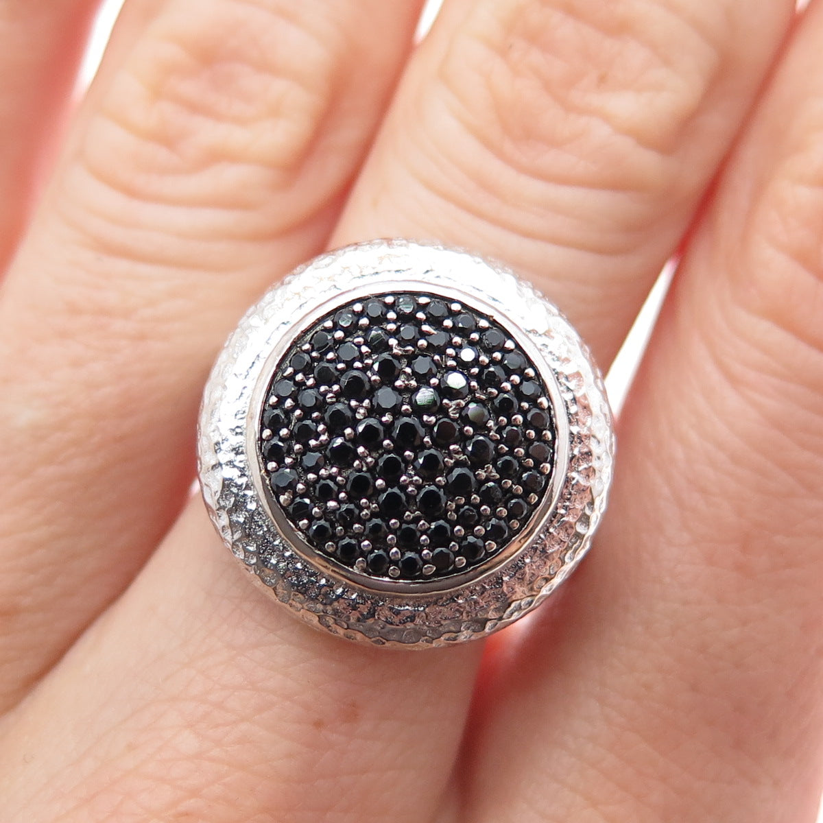 925 Sterling Silver Real Round-Cut Black Spinel Hammered Ring Size 7.25