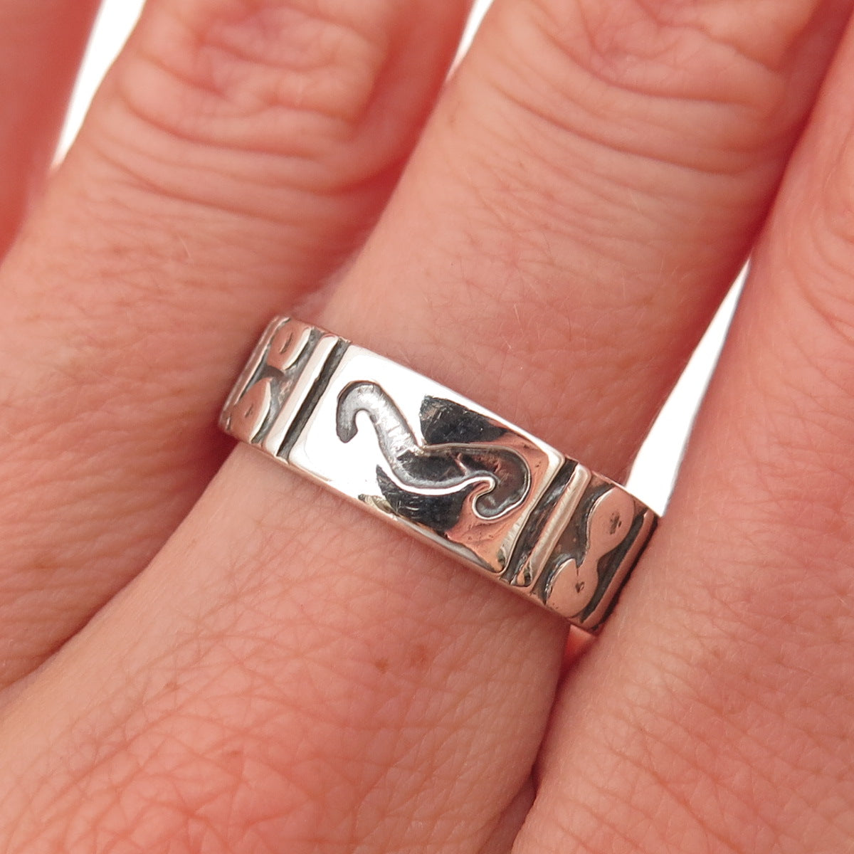 925 Sterling Silver Vintage Aries Zodiac Oxidized Band Ring Size 8.5