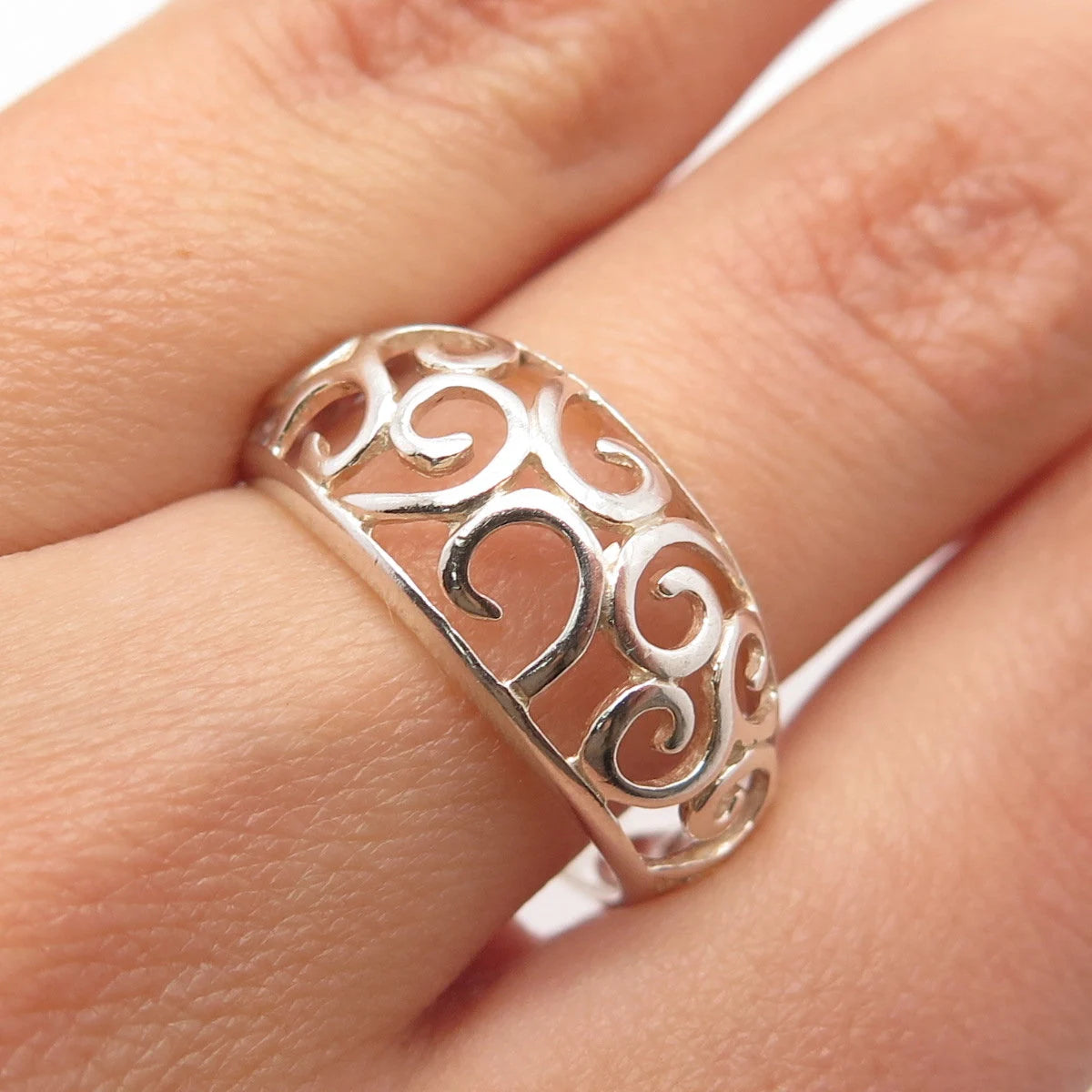 925 Sterling Silver Vintage Nevada Silver Open Swirl Ring Size 8.25