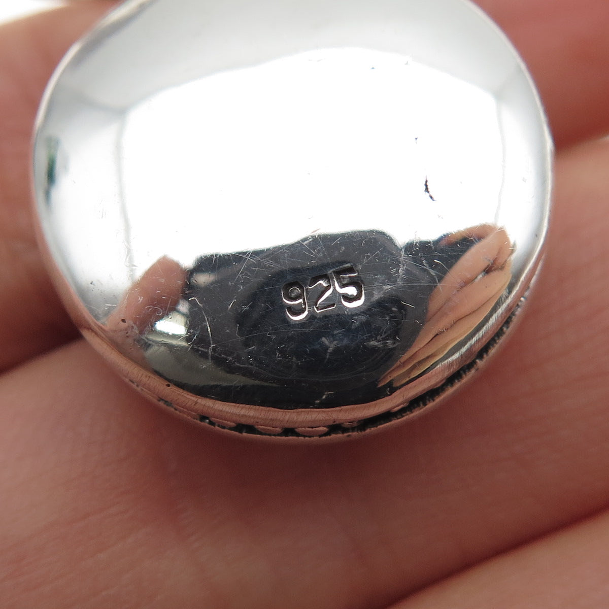 925 Sterling Silver Vintage Love Mom Round Charm Pendant