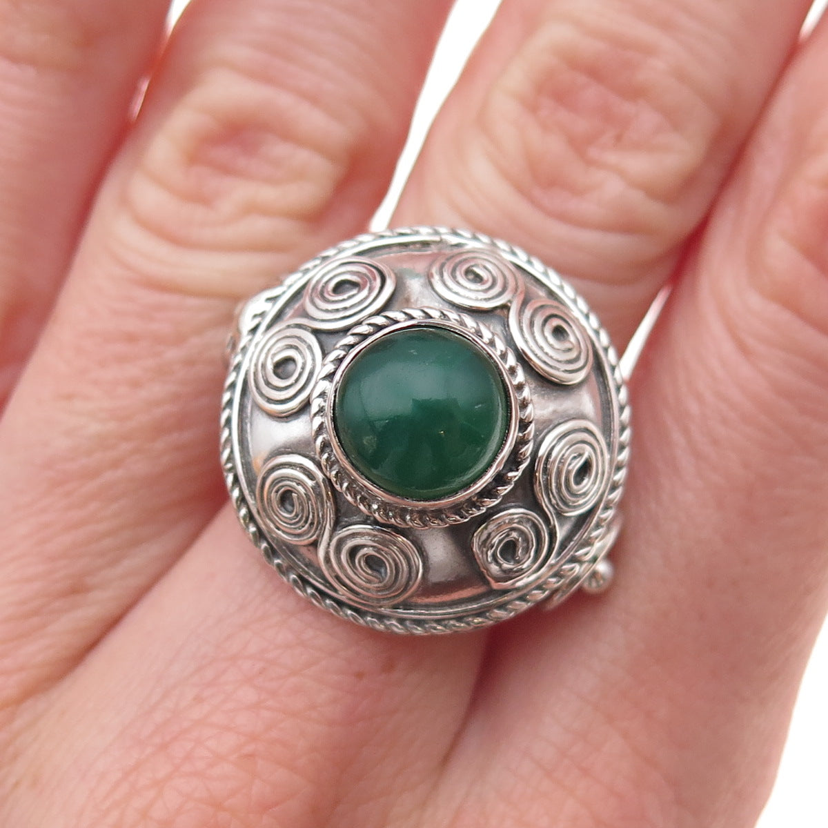 925 Sterling Silver Vintage Real Green Onyx Spiral Dome Oxidized Ring Size 8