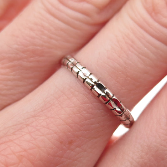 925 Sterling Silver Vintage Ribbed Stackable Oxidized Band Ring Size 7.25