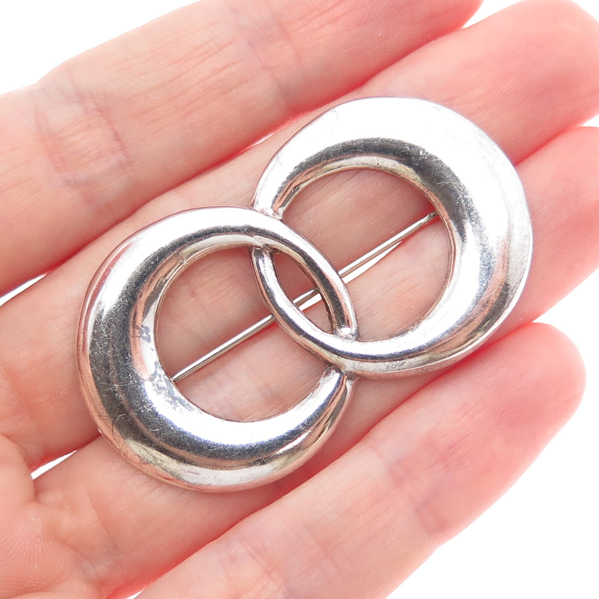 925 Sterling Silver Vintage Interlocked Eternity Oxidized Pin Brooch